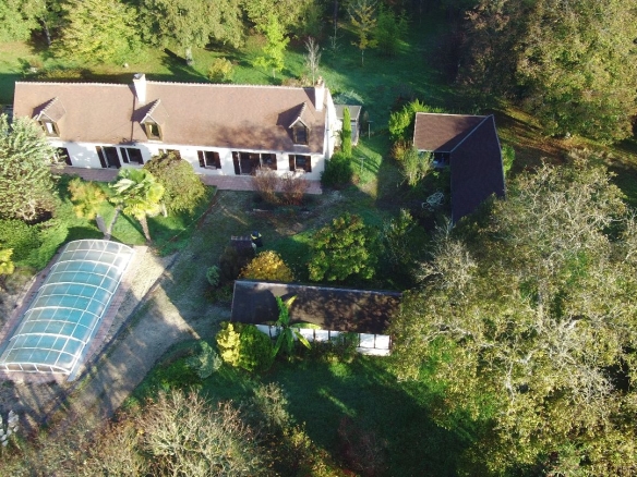 Immobilier Villefranche sur cher – Belle demeure avec piscine.