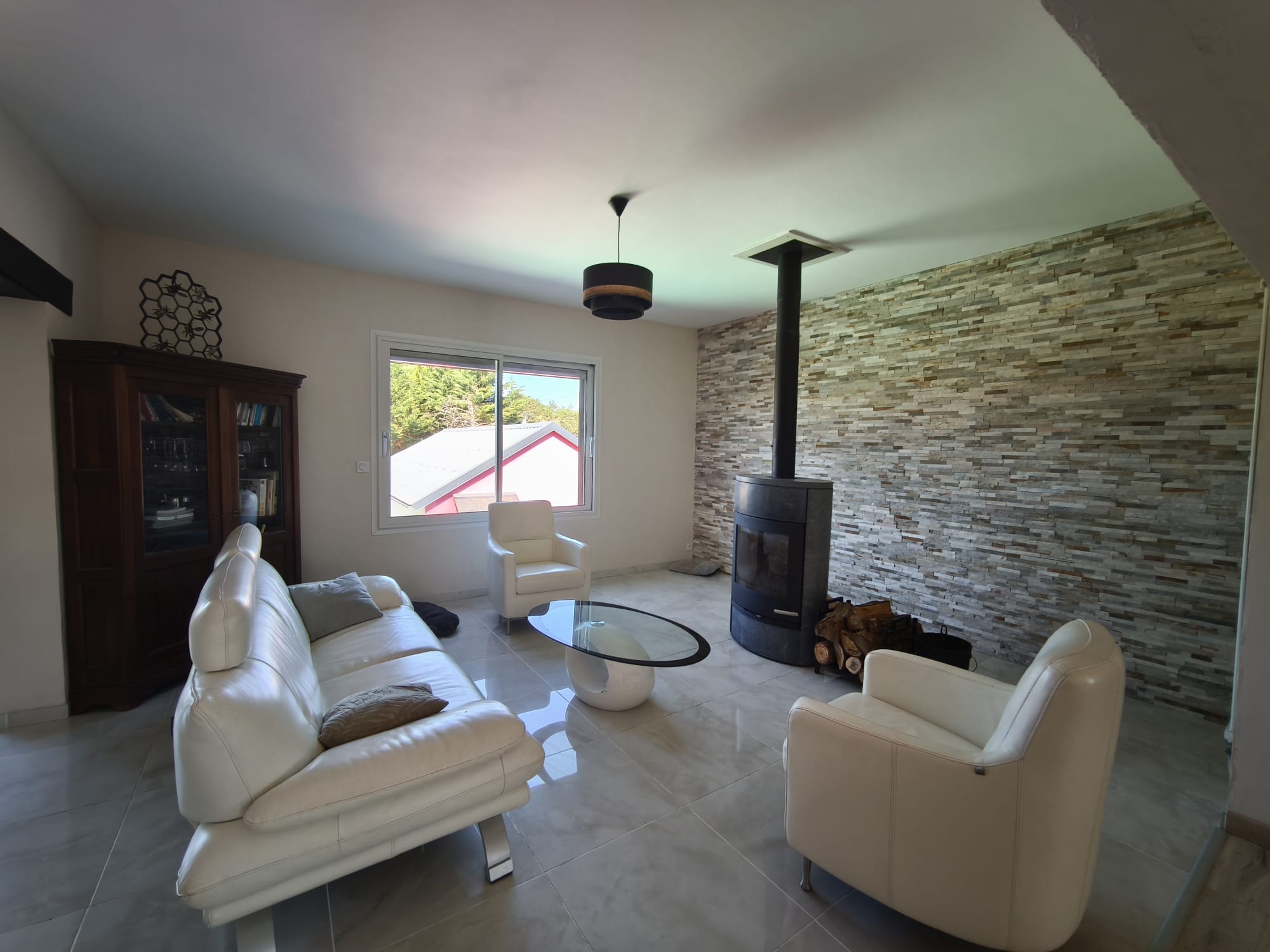 Immobilier Romorantin-Lanthenay – Maison familiale avec piscine, étang et dépendance