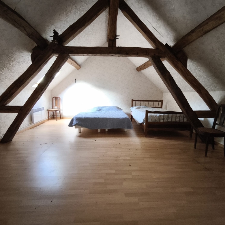 Immobilier Theillay – Longère sur 15511m² de terrain.