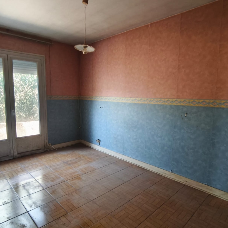 Immobilier Mont-Pres-Chambord, Pavillon sur sous sol à rénover