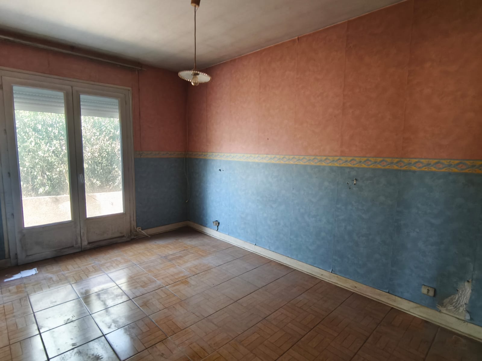 Immobilier Mont-Pres-Chambord, Pavillon sur sous sol à rénover