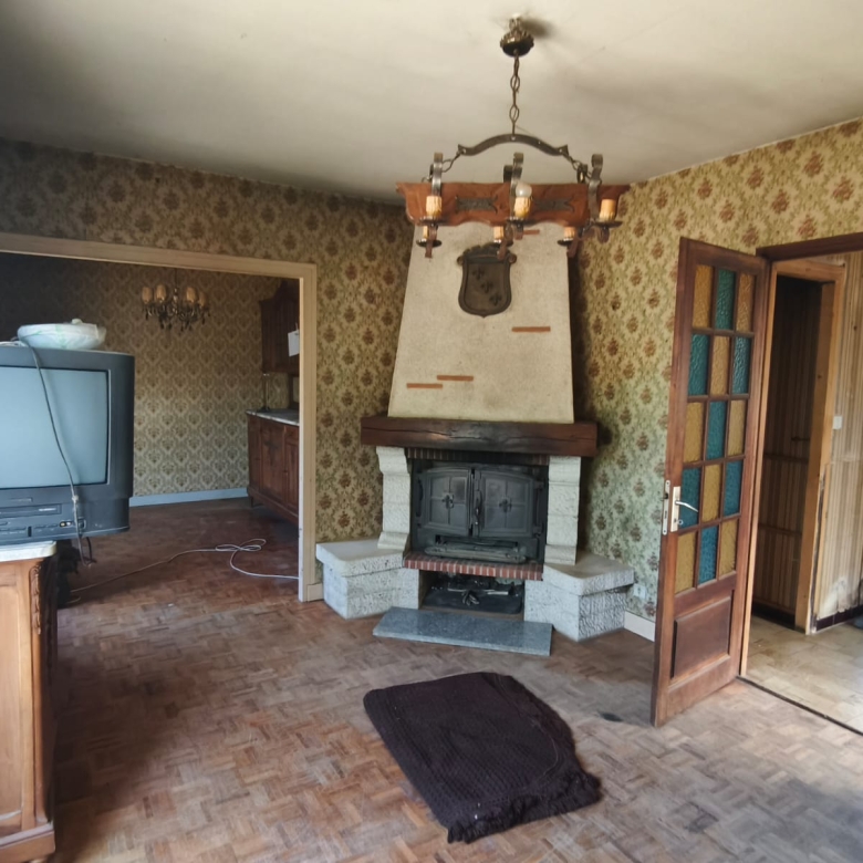Immobilier Mont-Pres-Chambord, Pavillon sur sous sol à rénover