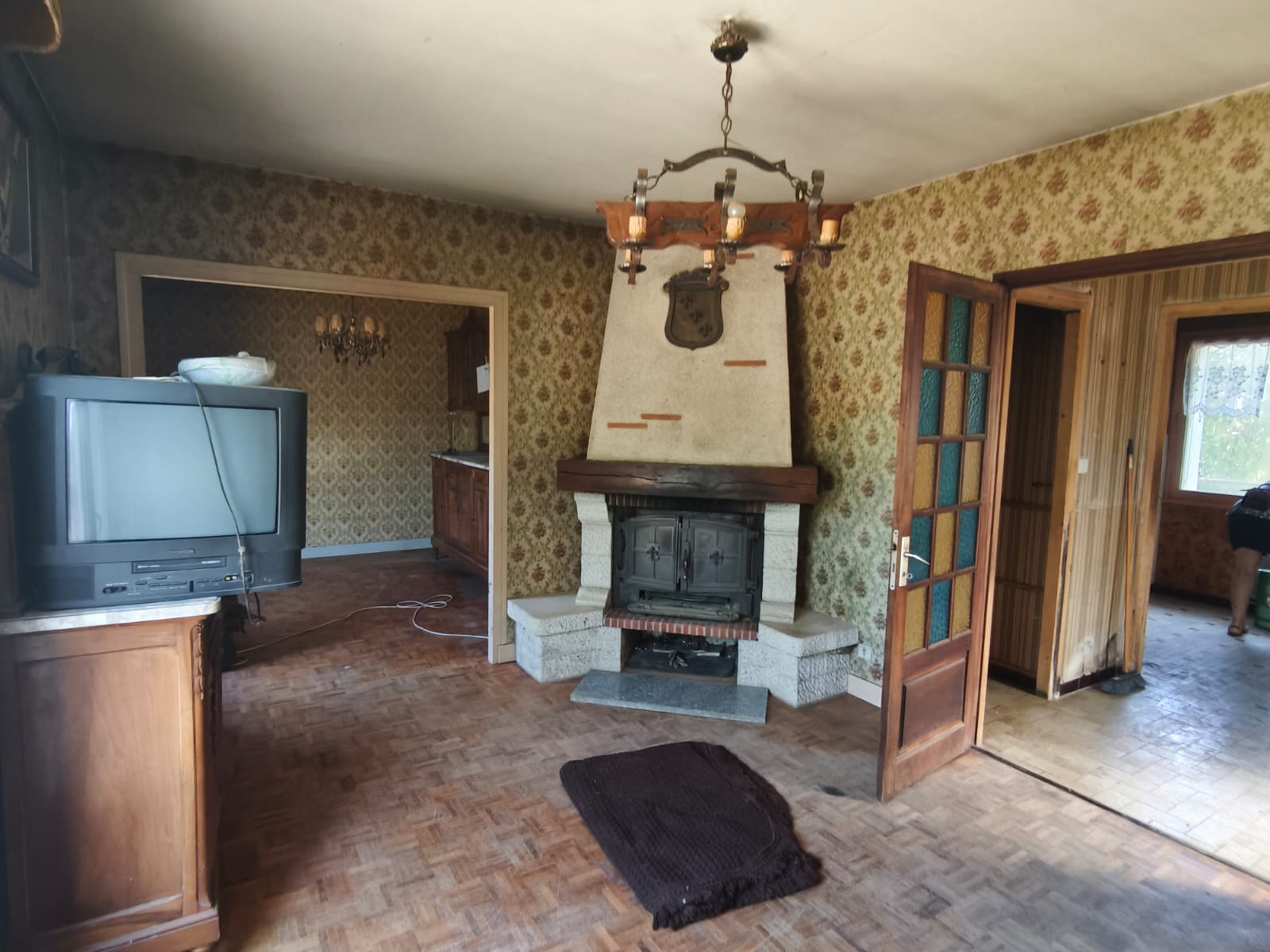 Immobilier Mont-Pres-Chambord, Pavillon sur sous sol à rénover