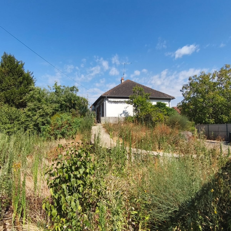 Immobilier Mont-Pres-Chambord, Pavillon sur sous sol à rénover