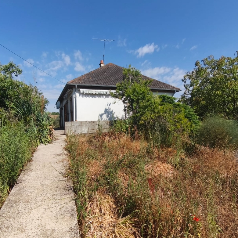 Immobilier Mont-Pres-Chambord, Pavillon sur sous sol à rénover