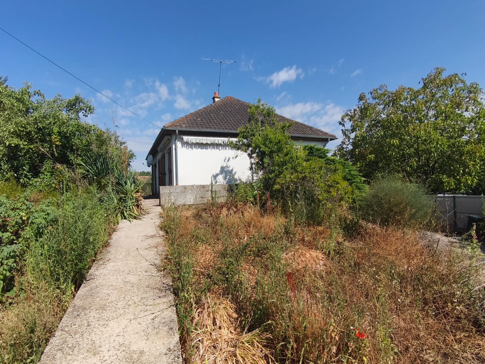 Immobilier Mont-Pres-Chambord, Pavillon sur sous sol à rénover