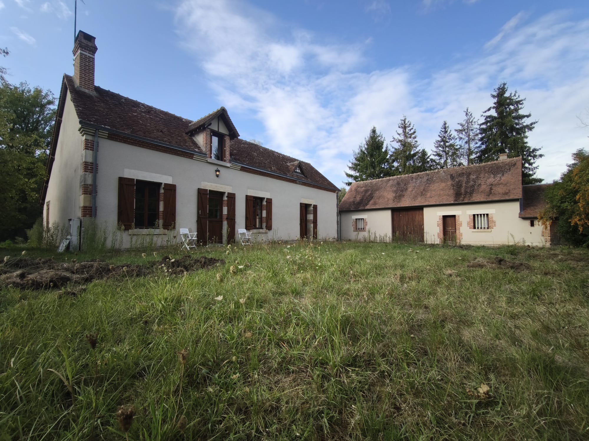 Immobilier Theillay – Longère sur 15511m² de terrain.